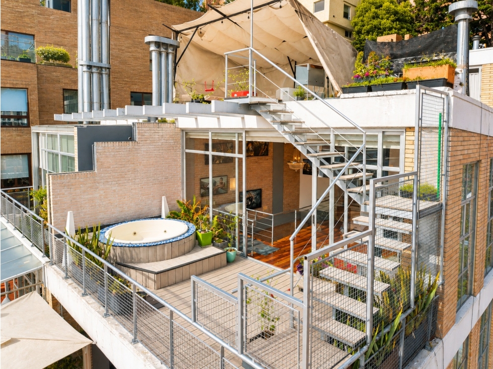 Espectacular triplex con terraza en Rosales para venta y arriendo