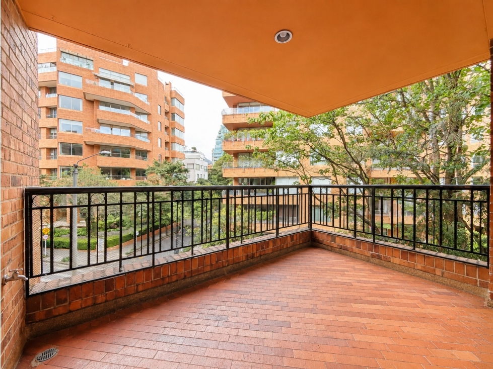 Arriendo apartamento de 320 m² en La Cabrera — foto 4