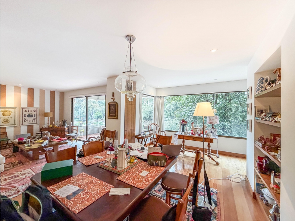 Apartamento en venta en La Cabrera con amplia terraza