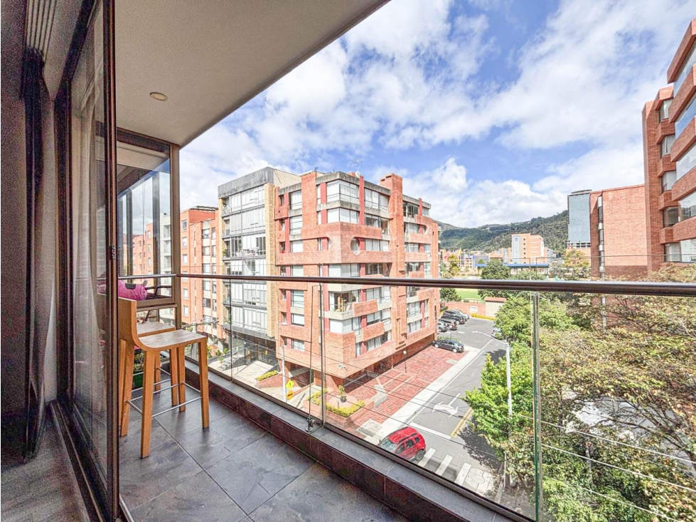 Venta apto exterior con balcón en Rincón del Chicó