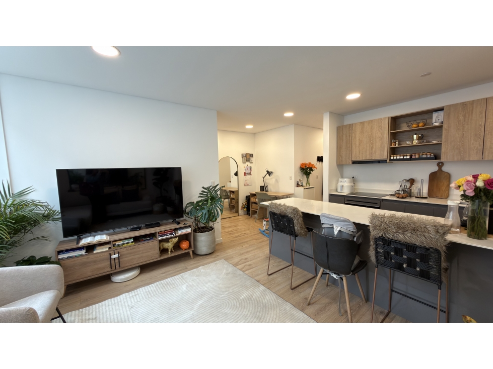 APARTAMENTO MODERNO Y BIEN DISTRIBUIDO EN SANTA BÁRBARA — foto 2