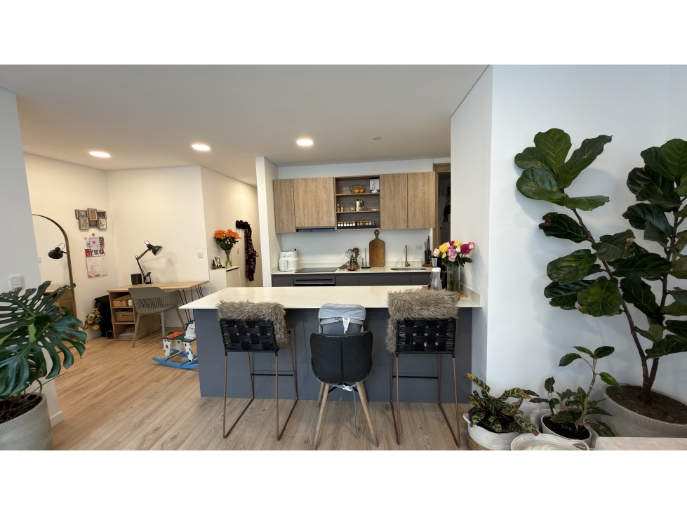 APARTAMENTO MODERNO Y BIEN DISTRIBUIDO EN SANTA BÁRBARA — foto 3