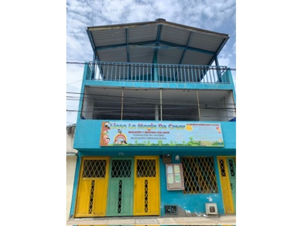 Se vende Edificio La Base antiguo colegio