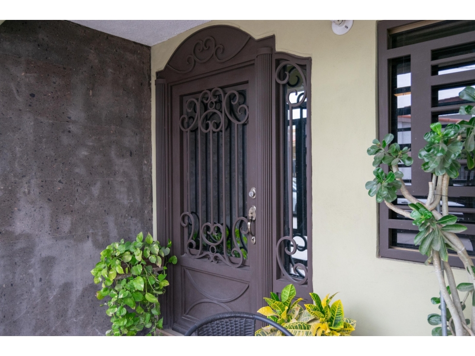 SE VENDE CASA EQUIPADA EN LA COLINIA LAS QUINTAS - 2
