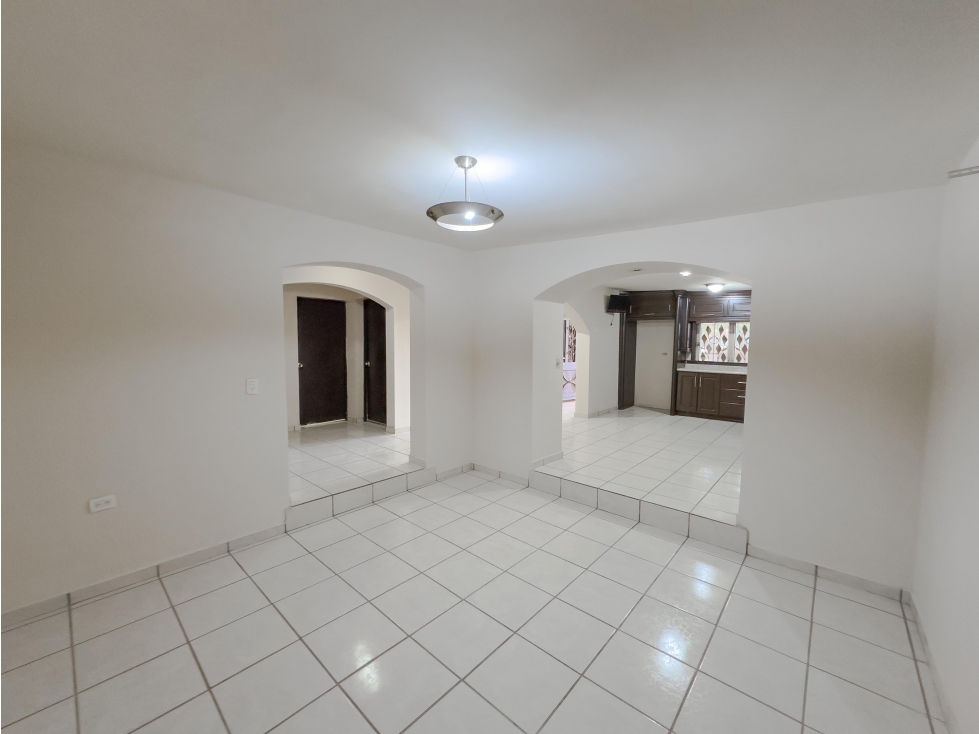 SE VENDE CASA EQUIPADA DE UNA PLANTA EN QUINTA EMILIA - 6