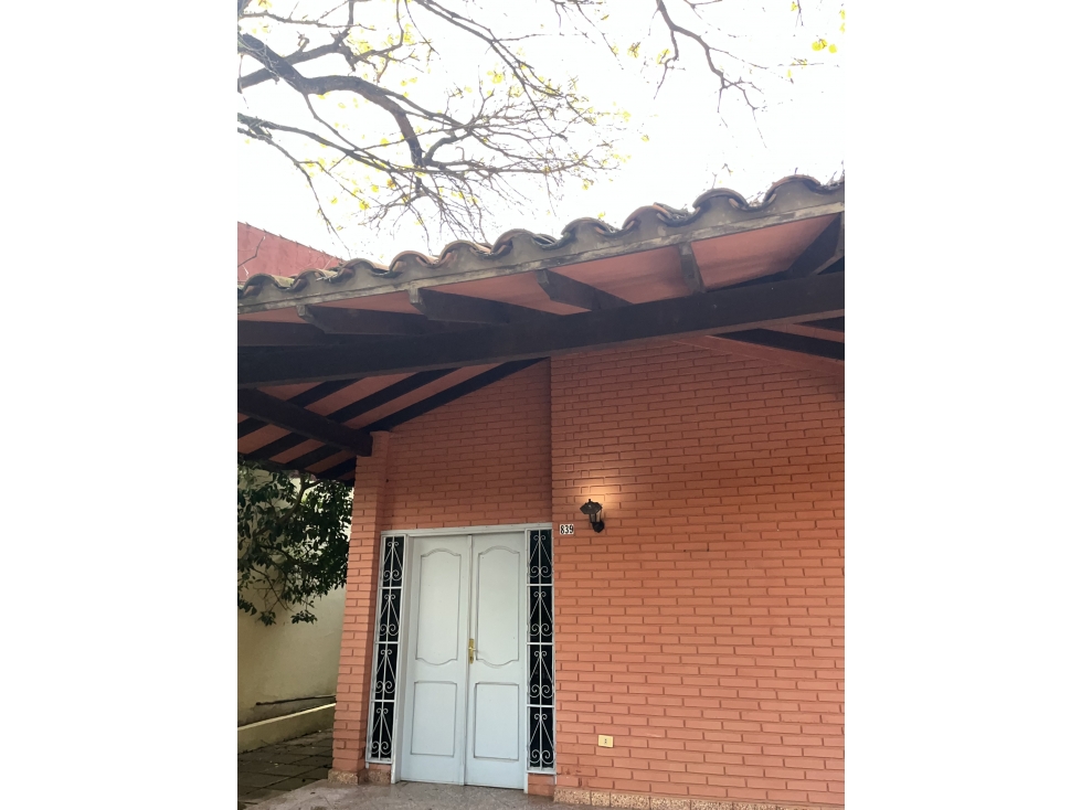 AMPLIA CASA EN SAN LORENZO — foto 2
