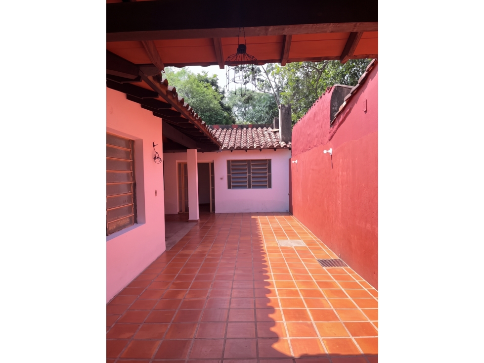 AMPLIA CASA EN SAN LORENZO — foto 3