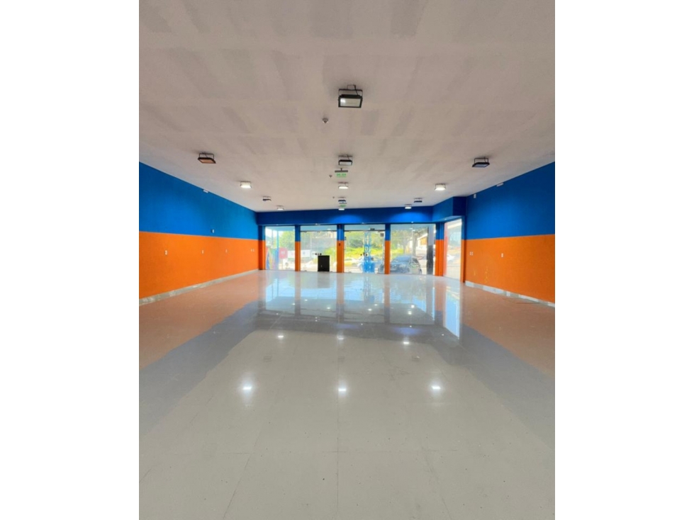 LOCAL COMERCIAL EN ALQUILER - ZONA 4 MOJONES - 4