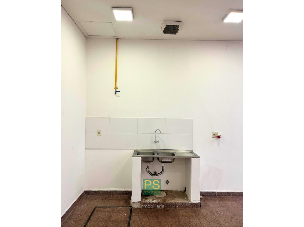 HERMOSO SALON EN SAN LORENZO — foto 4