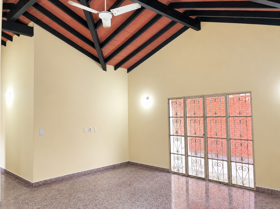 AMPLIA CASA EN SAN LORENZO — foto 4