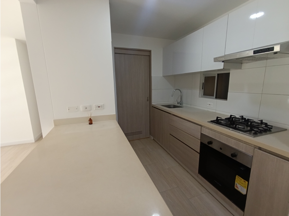 APARTAMENTO EN ARRIENDO EN RIO ALTO — foto 2