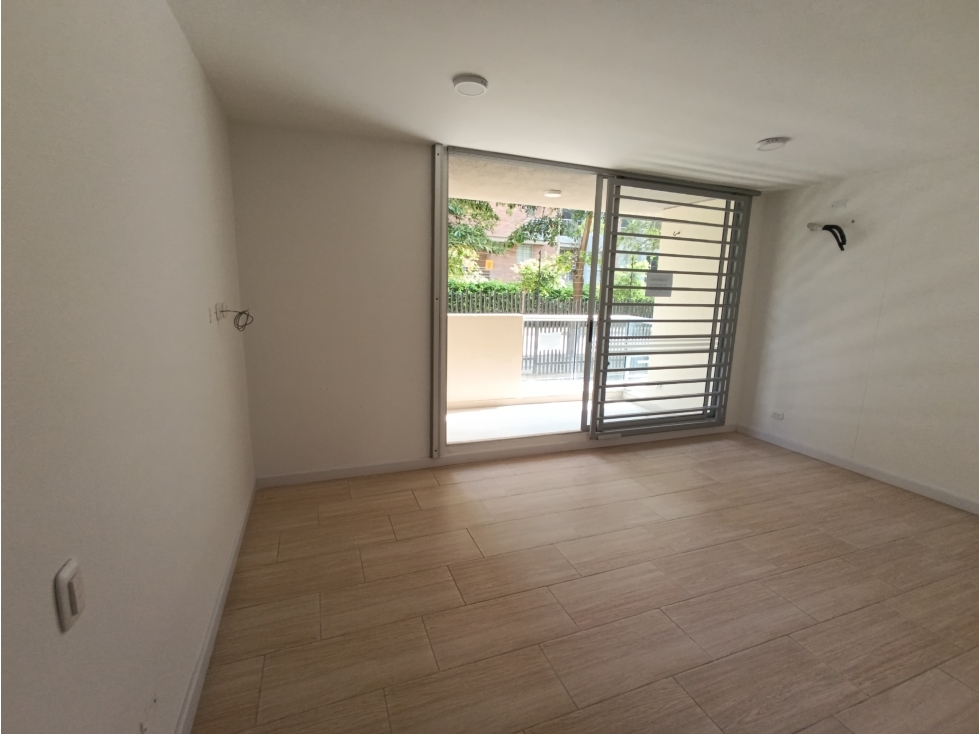 APARTAMENTO EN ARRIENDO EN RIO ALTO — foto 4