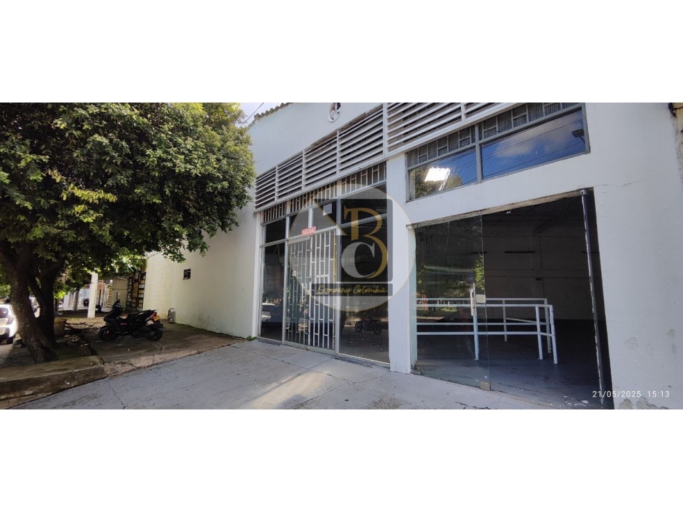 ARRIENDO BODEGA COMERCIAL FRENTE PARQUE RESURGIMIENTO YOPAL - 2