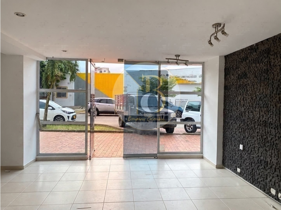 EN VENTA LOCAL COMERCIAL- EDIFICIO TORRES DE SAN NICOLAS - 5