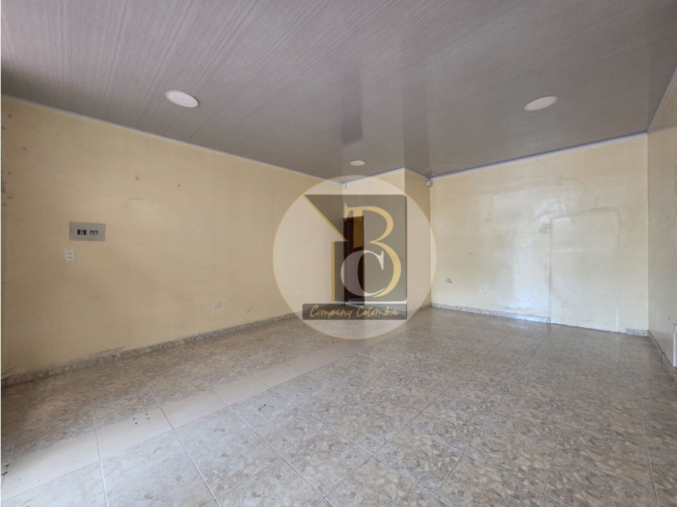 ARRIENDO LOCAL COMERCIAL DE 30 M2 BARRIO LA FLORESTA. - 5