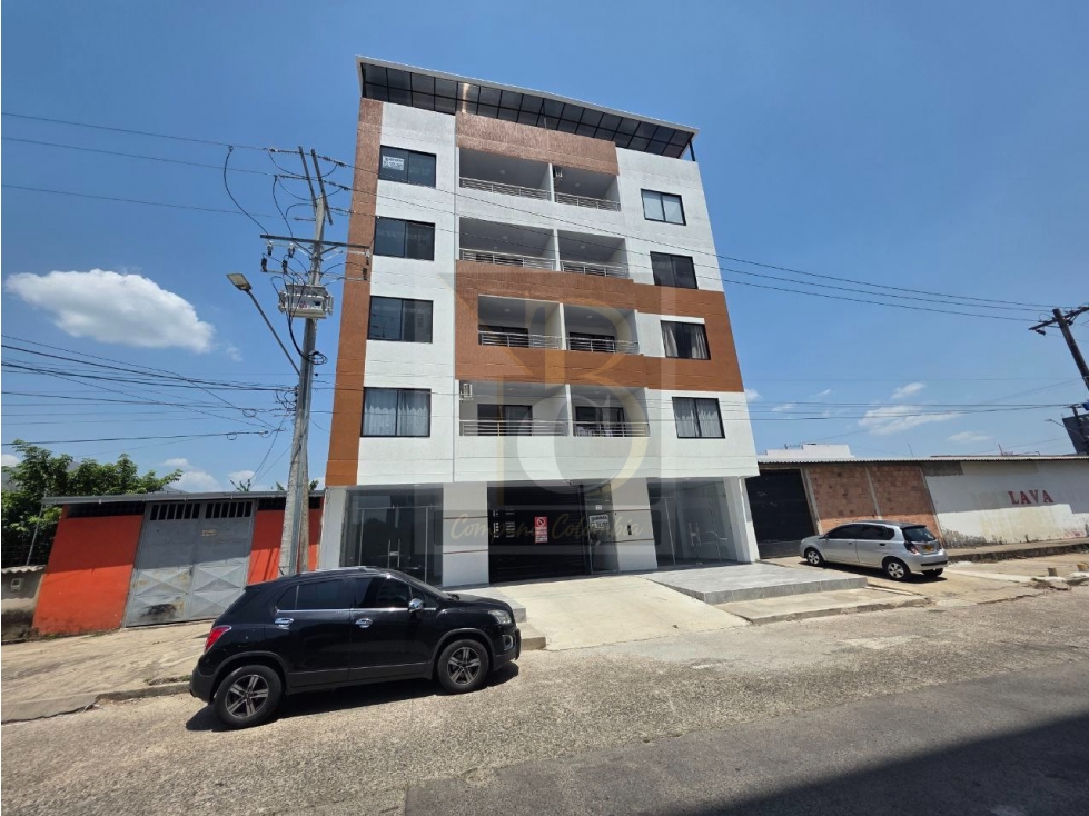 SE ARRIENDA LOCAL COMERCIAL PRIMER PISO - EDIFICIO SAN JORGE - 2
