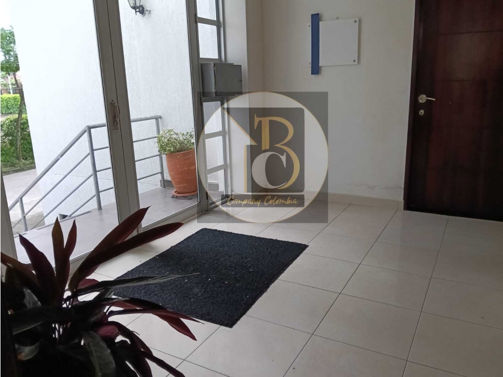SE ARRIENDA APARTAMENTO EN EDIFICIO TORREMOLINOS — foto 2