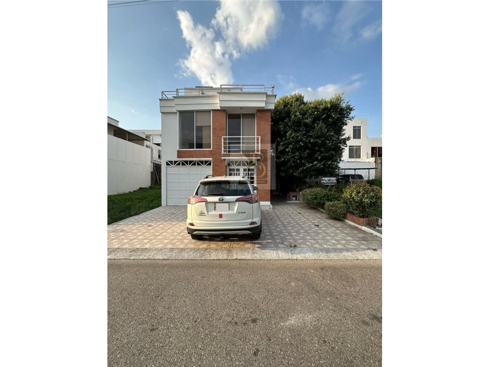 SE VENDE CASA BARRIO ALBORAN 2 PISOS YOPAL — foto 3