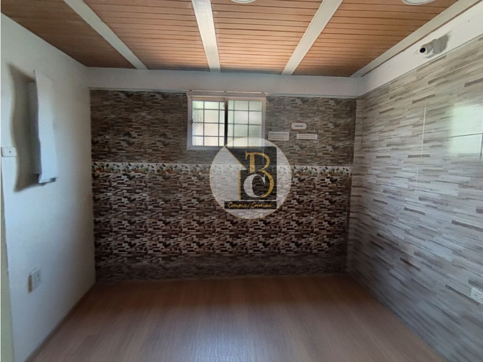 CASA MULTIFAMILIAR COMERCIAL EN EL BARRIO LOS HELECHOS — foto 5