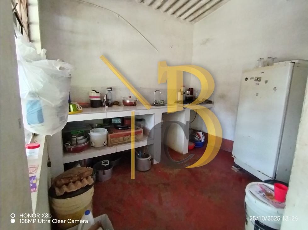 SE VENDE LOTE EN MANI - 6