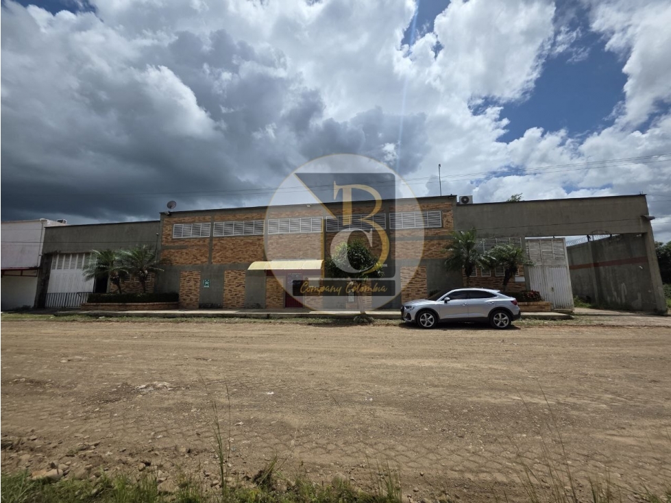 VENTA Y ARRIENDO BODEGA EN SECTOR INDUSTRIAL VIA MORICHAL -YOPAL - 2