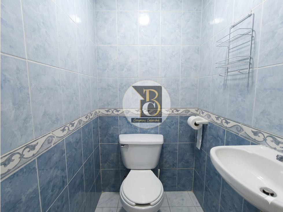 CASA MULTIFAMILIAR COMERCIAL EN EL BARRIO LOS HELECHOS — foto 4