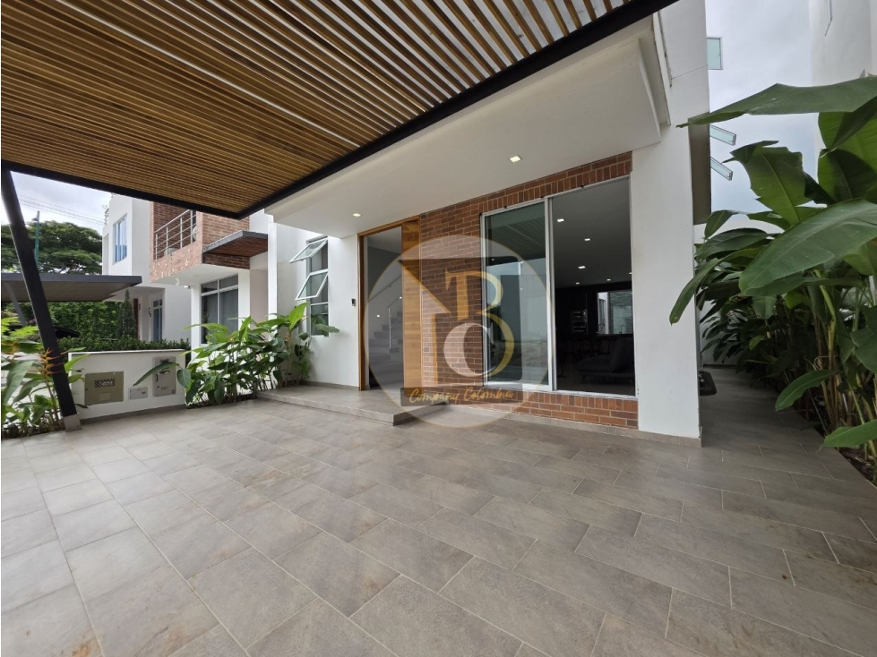 VENTA DE CASA MODERNA CONJUNTO VALLE DE LOS GUARATAROS YOPAL C. — foto 3