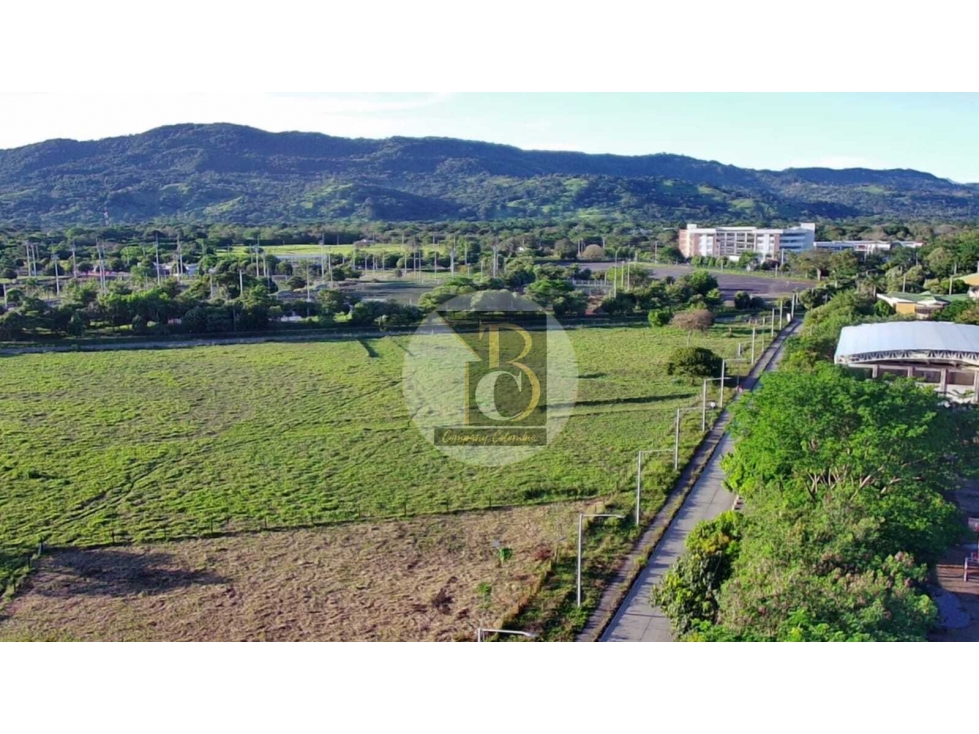 SE VENDE LOTE PARA USO MIXTO FRENTE COLEGIO BRAULIO GONZALEZ CAM — foto 3