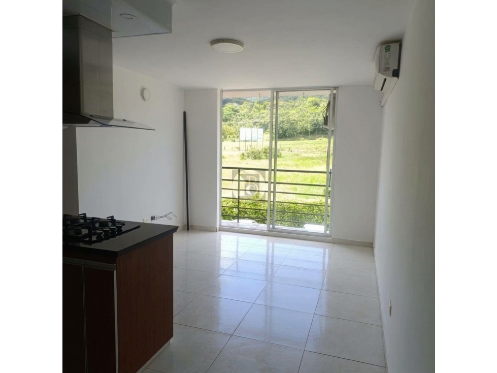 SE ARRIENDA APARTAMENTO EN PRADOS DE VALVERDE — foto 2