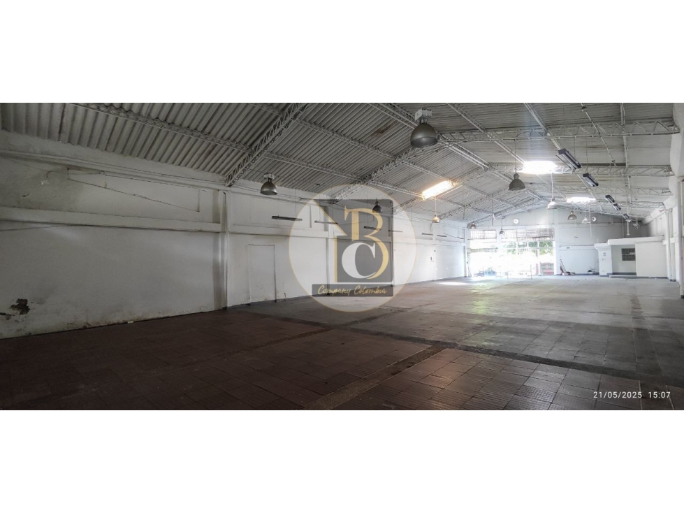 ARRIENDO BODEGA COMERCIAL FRENTE PARQUE RESURGIMIENTO YOPAL - 6