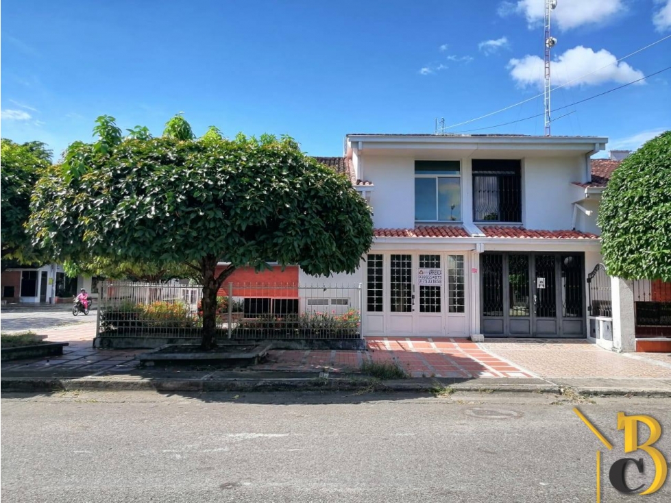 ARRIENDO CASA PARA EMPRESA BARRIO LOS HELECHOS — foto 2
