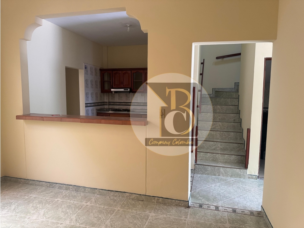 SE VENDE CASA DE 2 DOS PISOS BARRIO LAS PALMERAS — foto 3