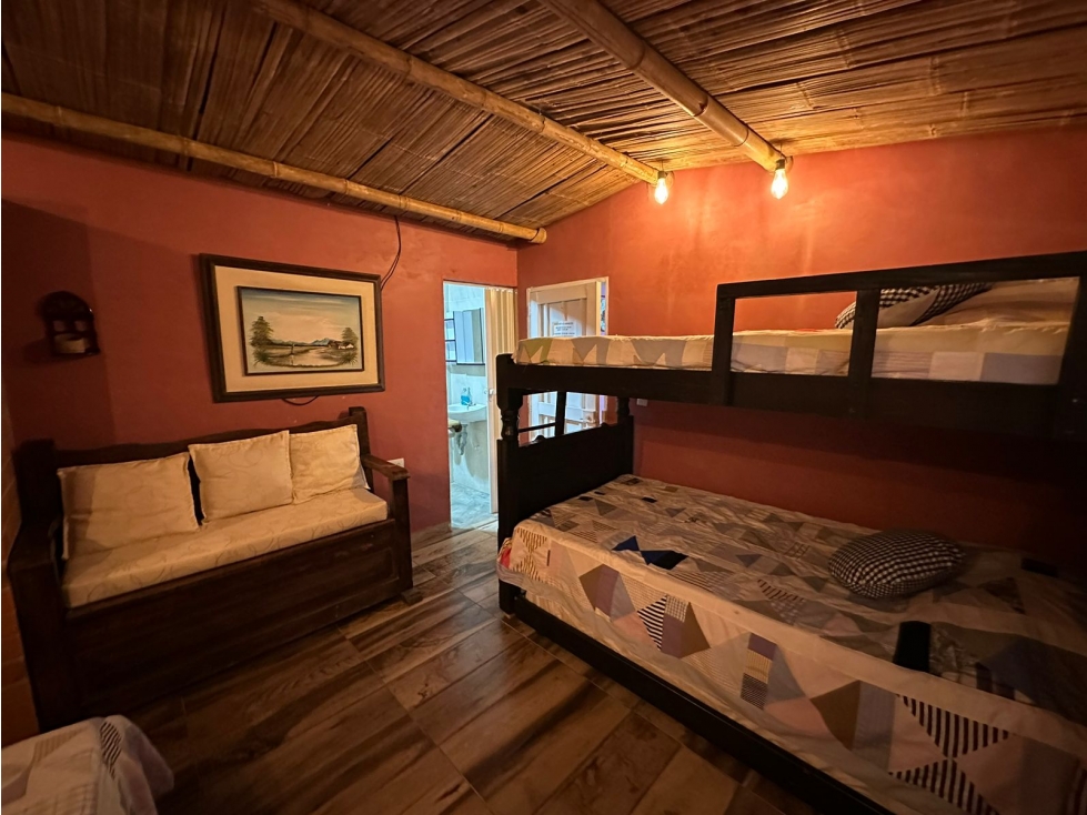 Finca hotel / casa bifamiliar en venta en Filandia - 1