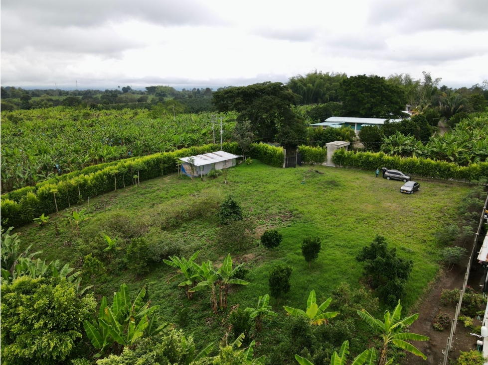 Lote en venta sector Pueblo tapao 400mt de vía principal
