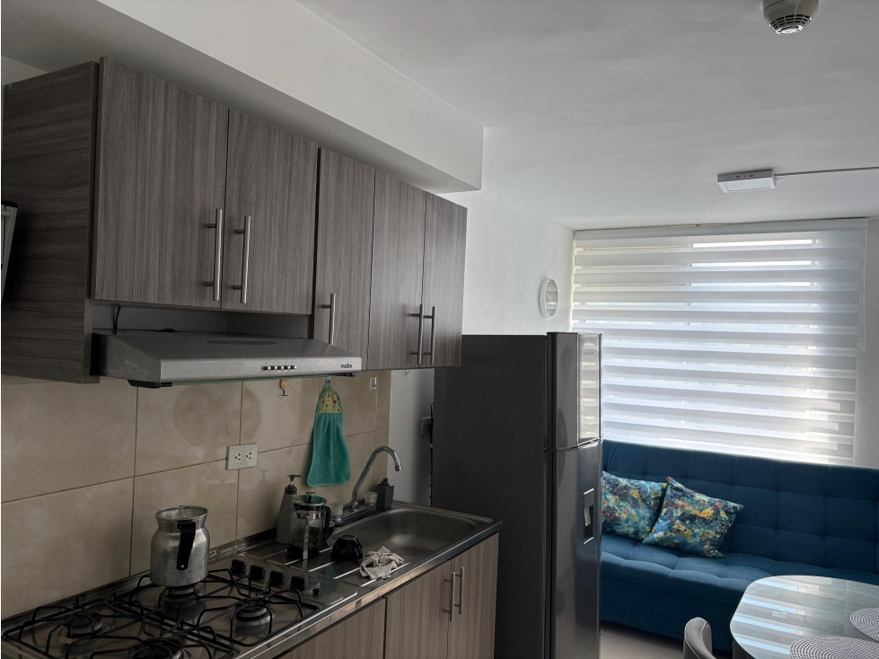 Apartaestudio en arriendo AMOBLADO sector Colegio San Luis — foto 4