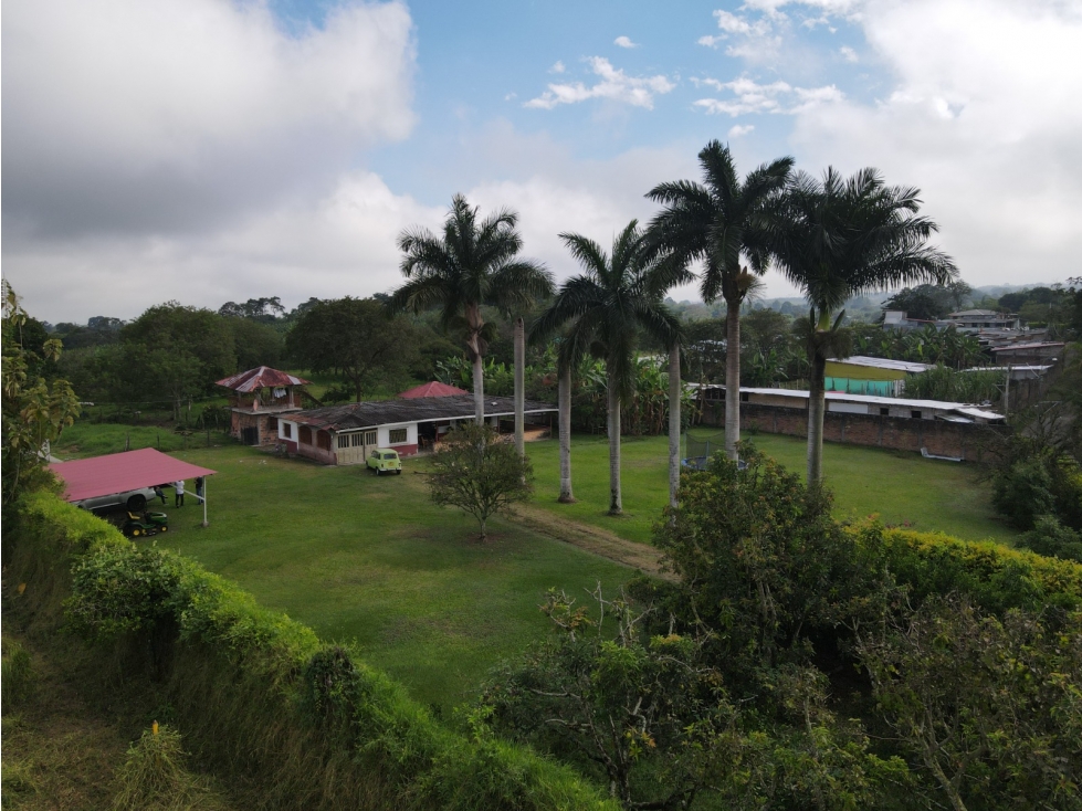 Lote con casa en venta via al Caimo — foto 2