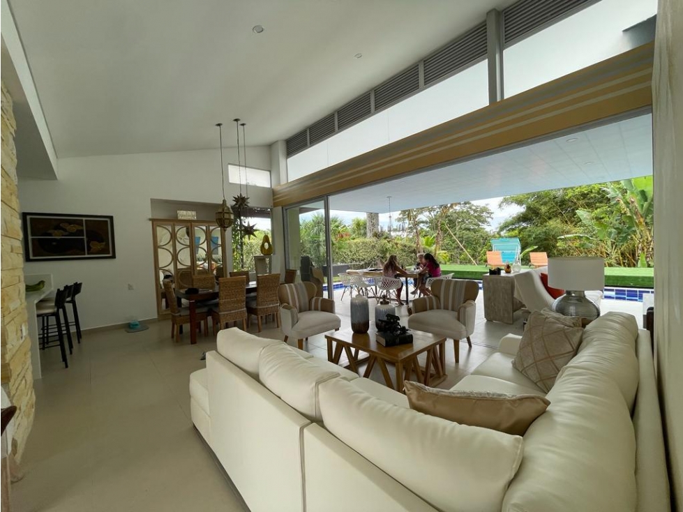 Casa campestre en conjunto cerrado en venta sector Aeropuerto — foto 2