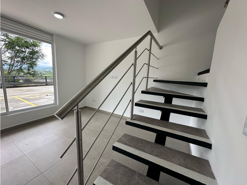 Casa en conjunto cerrado en venta sector Colegio San Luis — foto 2