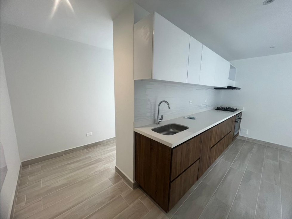 Apartamento en arriendo sector Castellana — foto 2