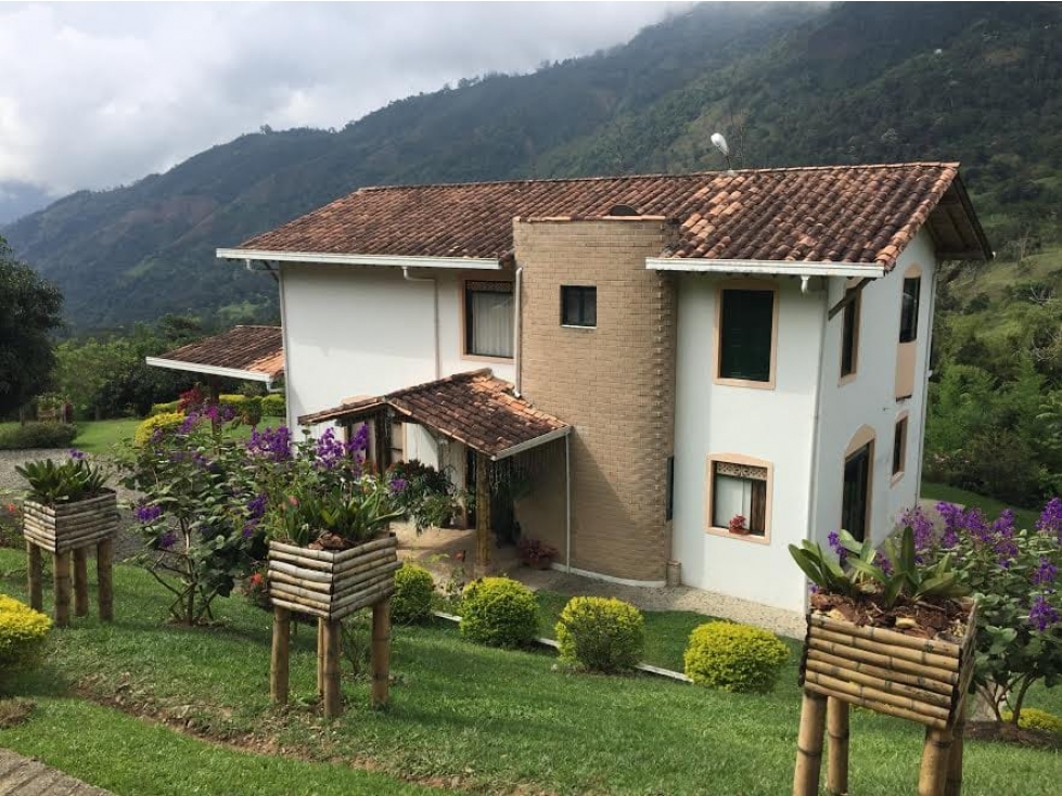 VENTA DE HERMOSA FINCA EN AMAGA - 1