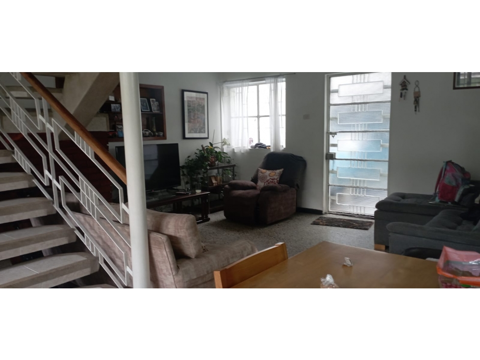MA-AG/ VENDO CASA EN BARRIO SAN MIGUEL — foto 6