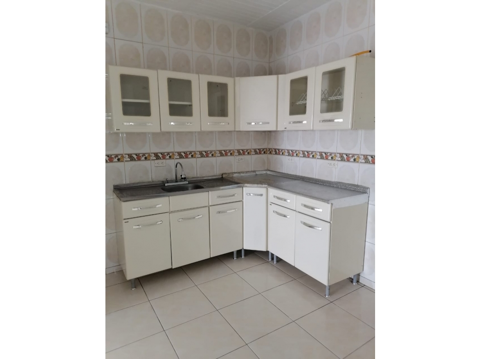 Arriendo apto 4to piso en el barrio Colón, cali — foto 3