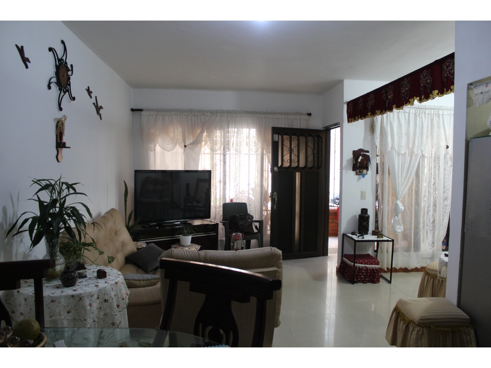 Vendo Casa unifamiliar de 3 niveles en Talanga, Cali - 2