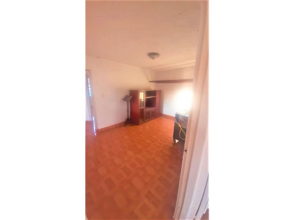 Venta de casa con renta en Chipre - 4
