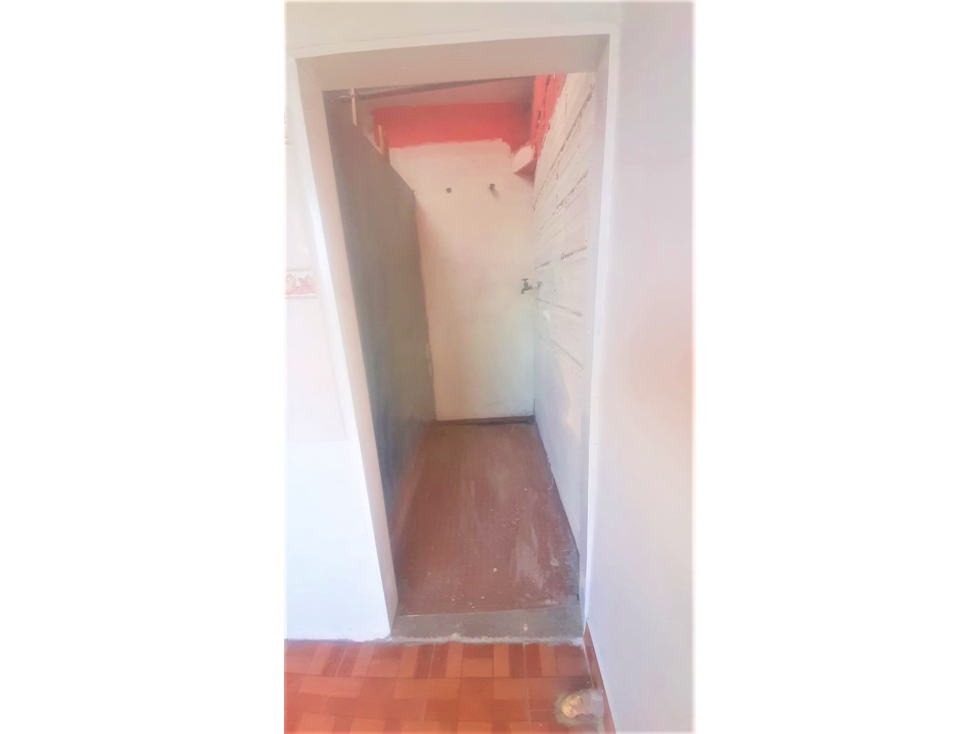 Venta de casa con renta en Chipre - 5