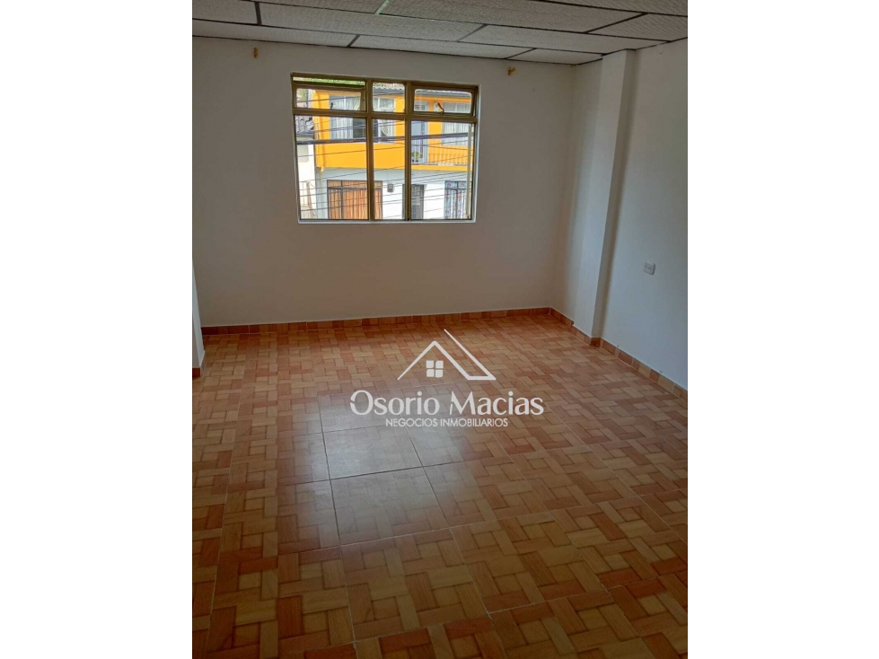 Venta de casa con renta en Aranjuez