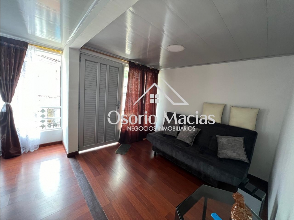 Venta de casa con renta en Bosques del Norte