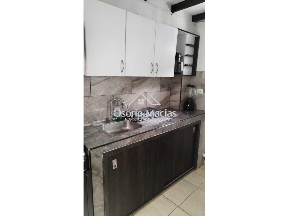 Venta de casa con renta en Altos de Capri — foto 6