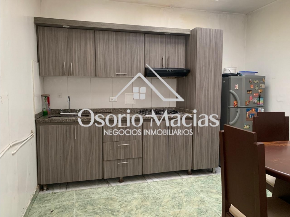 Venta de casa con renta en Lleras