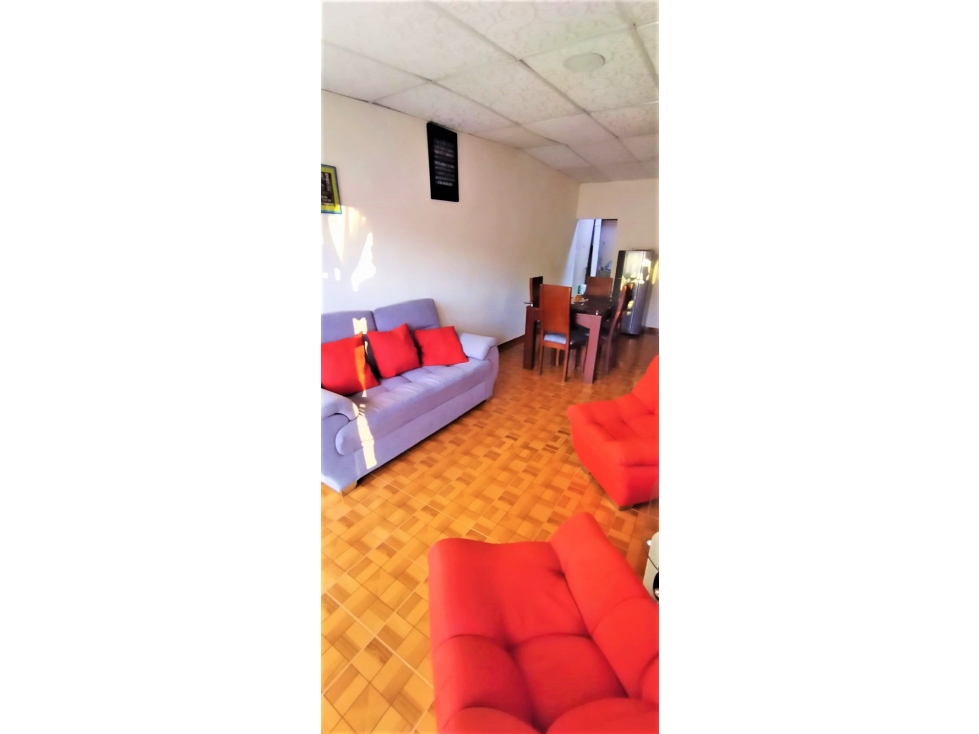 Venta de casa con renta en Las Colinas - 1